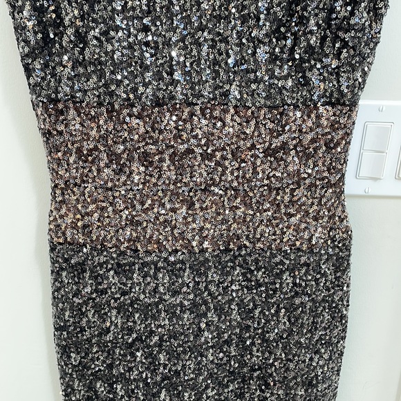 Dress the Population Simone Colorblock Sequin Mini Dress black and gold size M - Picture 3 of 9